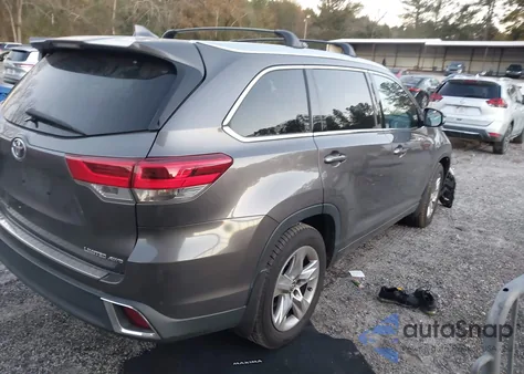 2017 Toyota Highlander Limited z USA, uszkodzony, nr VIN 5TDDZRFH0HS405597